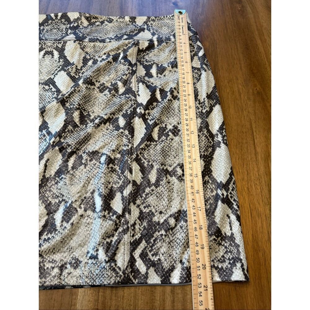 Chicos Liquid Snake Print  Women's Size 3 / XL Stretch Lined Edgy Career Skirt - Picture 6 of 7